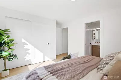 9751 Densmore Avenue N, Seattle, WA 98103 - Photo 14