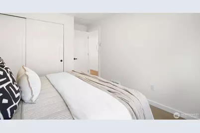 9751 Densmore Avenue N, Seattle, WA 98103 - Photo 22