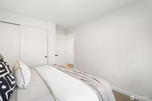 9751 Densmore Ave N, Seattle, WA 98103 - Photo 22