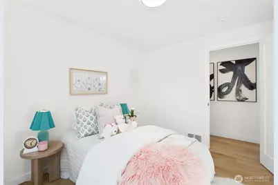 9751 Densmore Avenue N, Seattle, WA 98103 - Photo 18