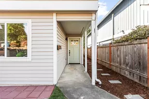 9751 Densmore Ave N, Seattle, WA 98103 - Photo 36