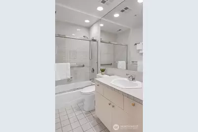 1374 Alki Avenue SW #400, Seattle, WA 98116 - Photo 20