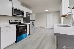 117 176th St E, Spanaway, WA 98387 - Photo 10