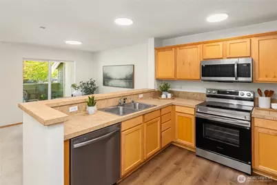 1981 24th Avenue NE #202, Issaquah, WA 98029 - Photo 8