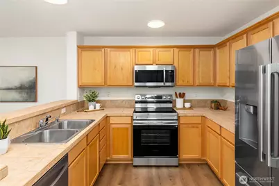 1981 24th Avenue NE #202, Issaquah, WA 98029 - Photo 10