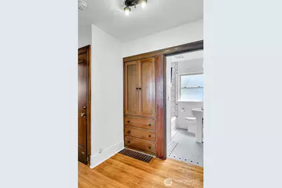 1916 11th Avenue W, Seattle, WA 98119 - Photo 12