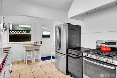 1916 11th Avenue W, Seattle, WA 98119 - Photo 8