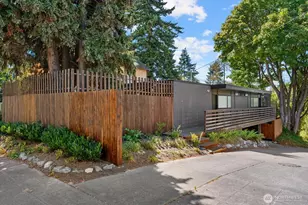 719 721 N 38th St, Seattle, WA 98103 - Photo 2