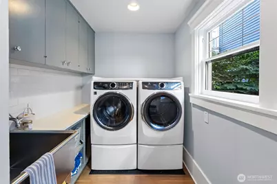 718 N Stadium Way, Tacoma, WA 98403 - Photo 18