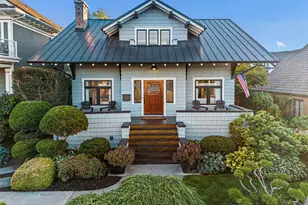 718 N Stadium Way, Tacoma, WA 98403 - Photo 2