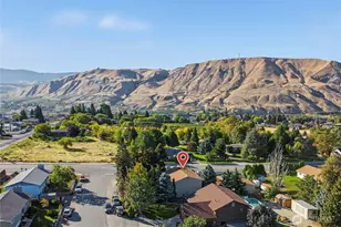 324 S Iowa Ave, East Wenatchee, WA 98802 - Photo 4