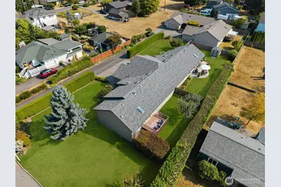 8228 226th Street SW #A/B, Edmonds, WA 98026 - Photo 2