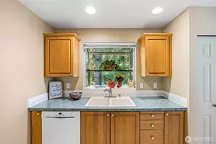 9650 Sandy Isle Ln, Silverdale, WA 98383 - Photo 14