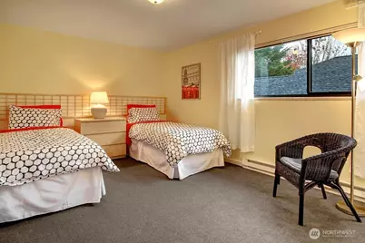 4301 Whitman Avenue N, Seattle, WA 98103 - Photo 18