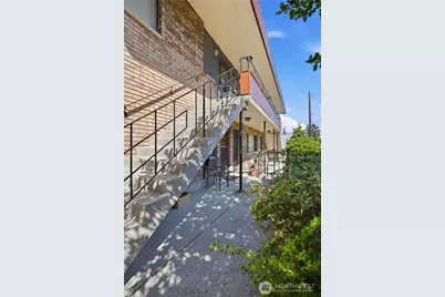 4301 Whitman Avenue N, Seattle, WA 98103 - Photo 6
