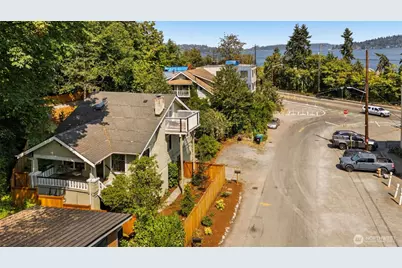 10015 68th Avenue S, Seattle, WA 98178 - Photo 4
