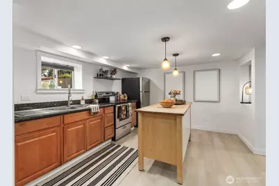 1043 S Cloverdale Street, Seattle, WA 98108 - Photo 32