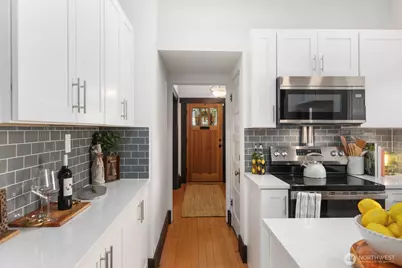 1043 S Cloverdale Street, Seattle, WA 98108 - Photo 12