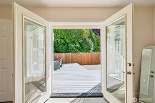 943 NW 97th St, Seattle, WA 98117 - Photo 8