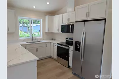 8672 Bell Court, Maple Falls, WA 98266 - Photo 6