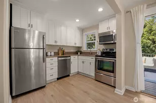 8039 40th Ave NE, Seattle, WA 98115 - Photo 10
