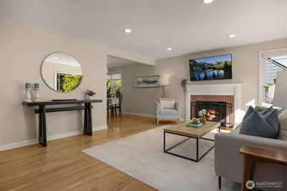 8039 40th Avenue NE, Seattle, WA 98115 - Photo 2