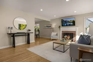 8039 40th Ave NE, Seattle, WA 98115 - Photo 2
