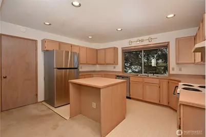 4407 30th Avenue W, Seattle, WA 98199 - Photo 10