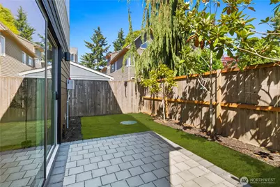 724 N 89th Street, Seattle, WA 98103 - Photo 22