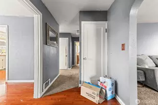 422 W 3rd St, Aberdeen, WA 98520 - Photo 2