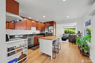 2638 SW 106th St, Seattle, WA 98146 - Photo 8