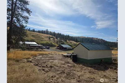 4297 Bissell Road, Hunters, WA 99137 - Photo 2