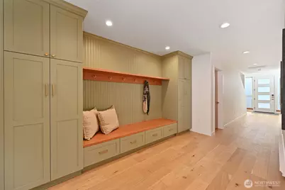 2410 NW Neptune Place, Seattle, WA 98117 - Photo 24
