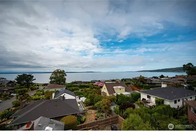 2410 NW Neptune Place, Seattle, WA 98117 - Photo 32
