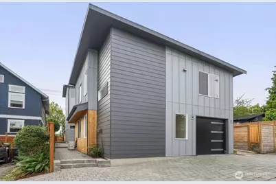 5042 35th Avenue NE, Seattle, WA 98105 - Photo 1