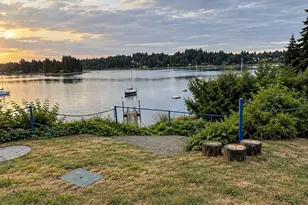 924 Shorewood Dr, Bremerton, WA 98312 - Photo 14