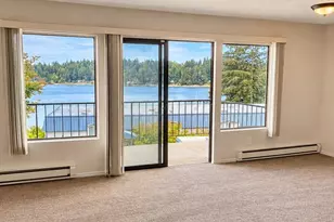 924 Shorewood Dr, Bremerton, WA 98312 - Photo 2