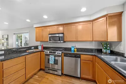 12325 10th Place NE #D, Seattle, WA 98125 - Photo 10