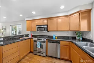 12325 10th Pl NE, Seattle, WA 98125 - Photo 10