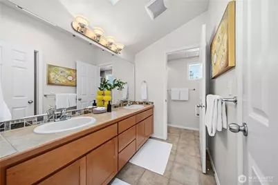12325 10th Place NE #D, Seattle, WA 98125 - Photo 14