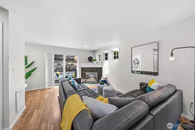 12325 10th Place NE #D, Seattle, WA 98125 - Photo 4
