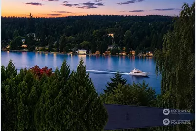 11022 SE 61st Place, Bellevue, WA 98006 - Photo 2