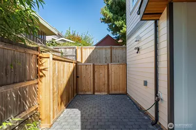 2838 NW 73rd Street, Seattle, WA 98117 - Photo 36