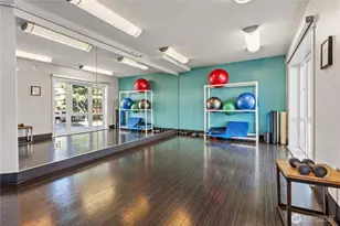 699 John St, Seattle, WA 98109 - Photo 26