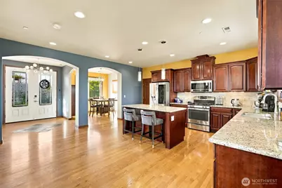 10908 177th Avenue Ct E, Bonney Lake, WA 98391 - Photo 4