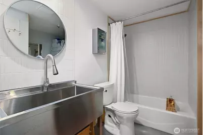 66 Bell Street #4, Seattle, WA 98121 - Photo 16