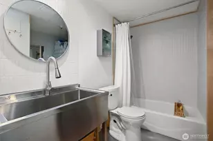 66 Bell St, Seattle, WA 98121 - Photo 16