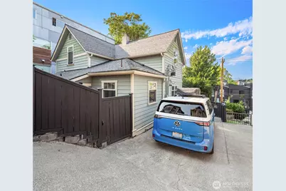 43 W Etruria, Seattle, WA 98119 - Photo 24