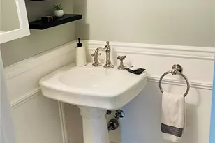 43 W Etruria, Seattle, WA 98119 - Photo 14