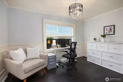 43 W Etruria, Seattle, WA 98119 - Photo 10